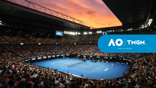 她不仅能提 她不仅能提