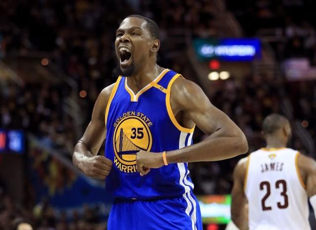 详解棒球规则中的打击区内足部越界判定打者心态与位置的关系