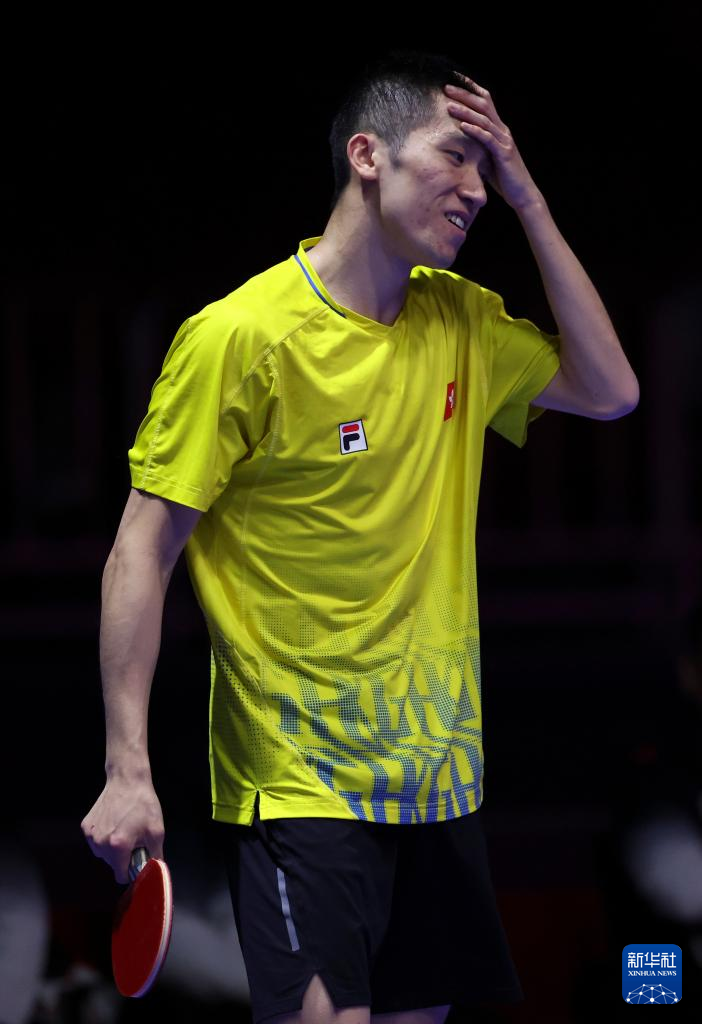 他同时完成 他同时完成